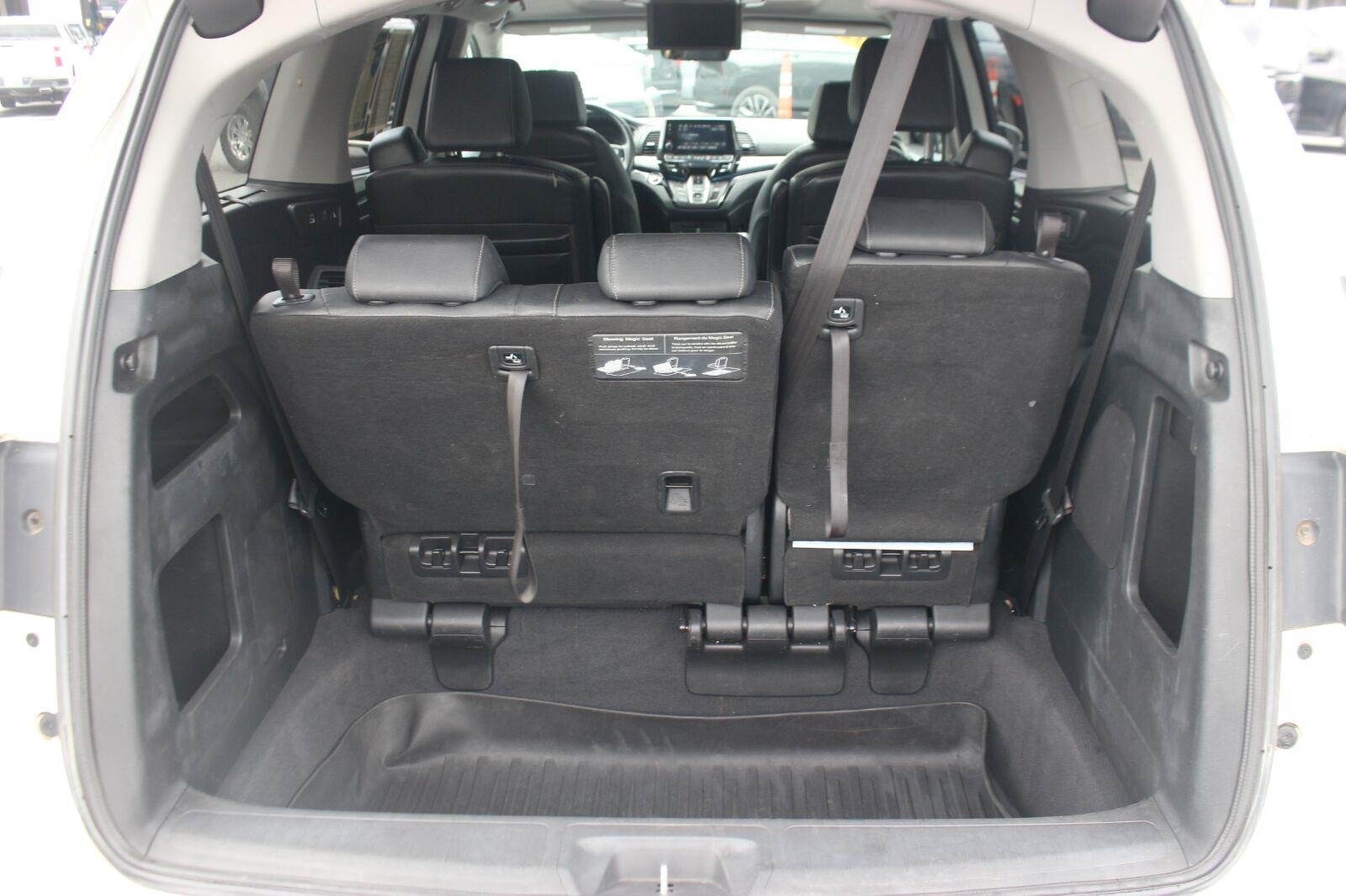 Used 2021 Platinum White Pearl Honda Touring image 11