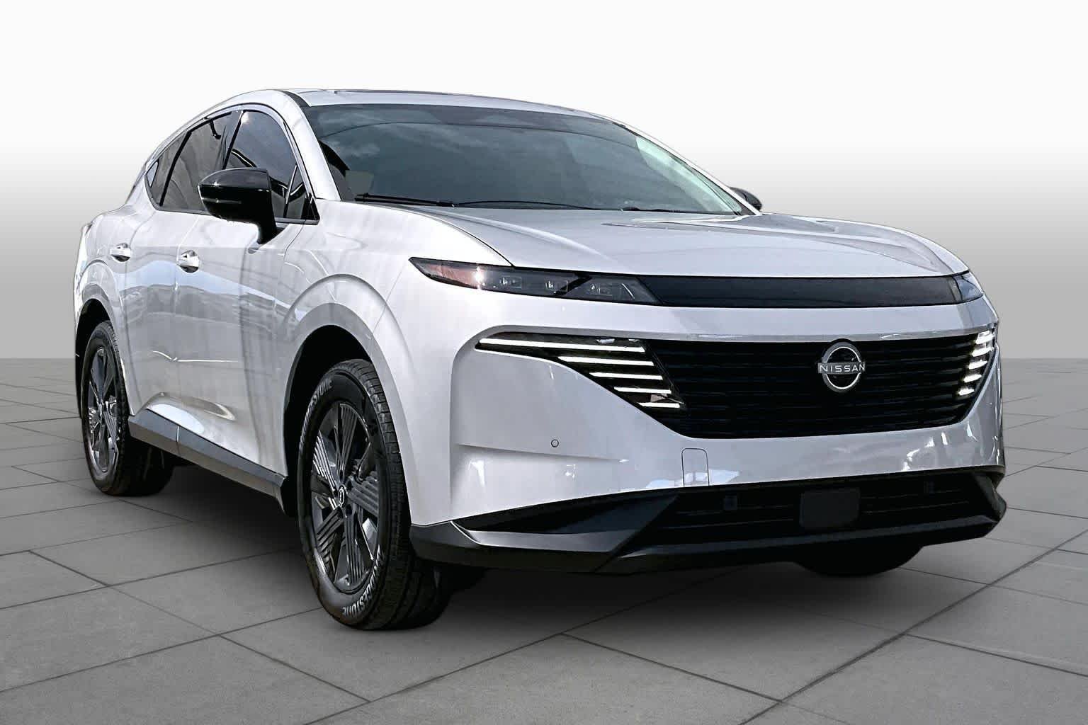 Used 2025 Brilliant Silver Metallic Nissan SL image 3