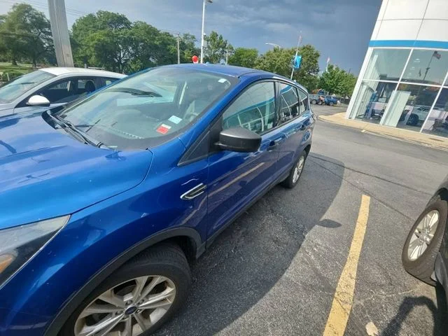 Used 2018 Blue Ford S image 1