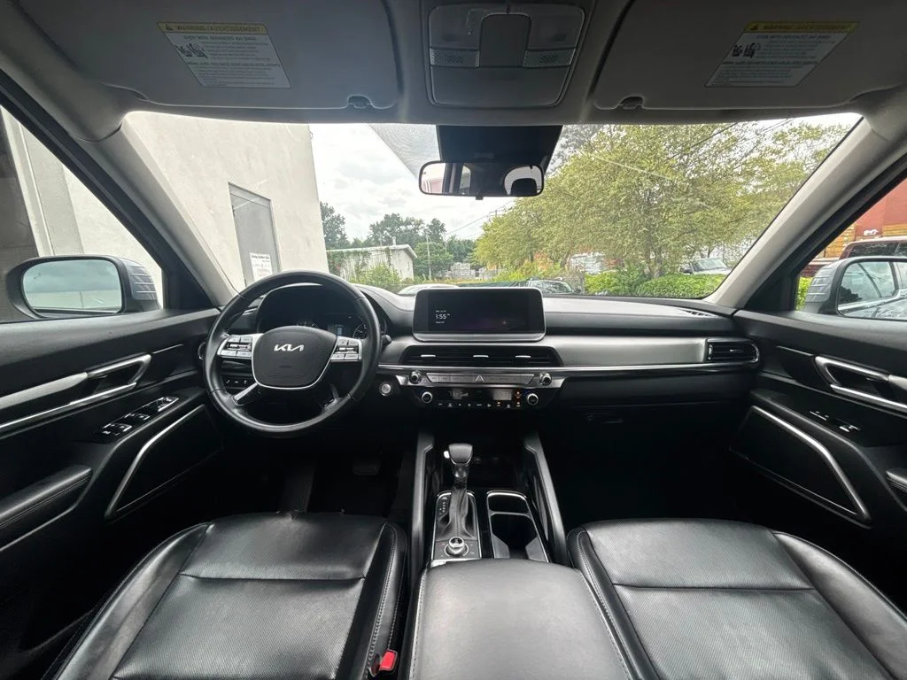 Used 2022 Silver Kia LX image 22