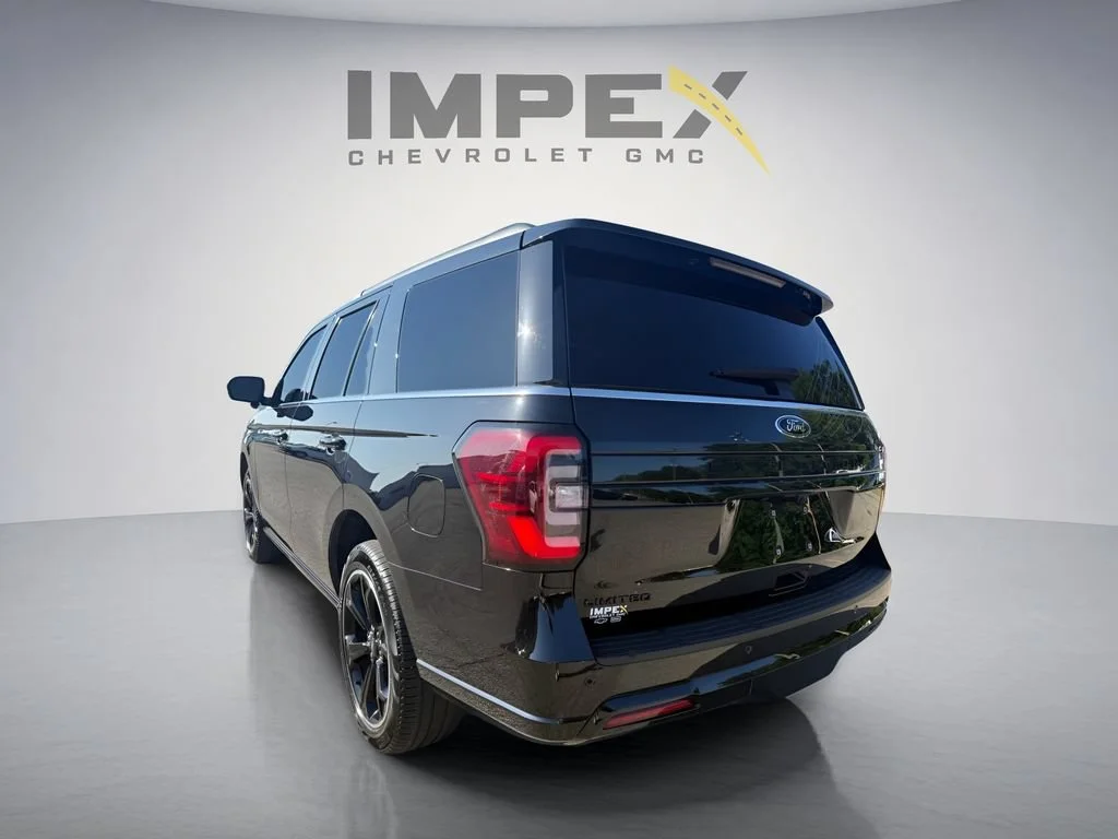 Used 2024  Ford Limited image 3