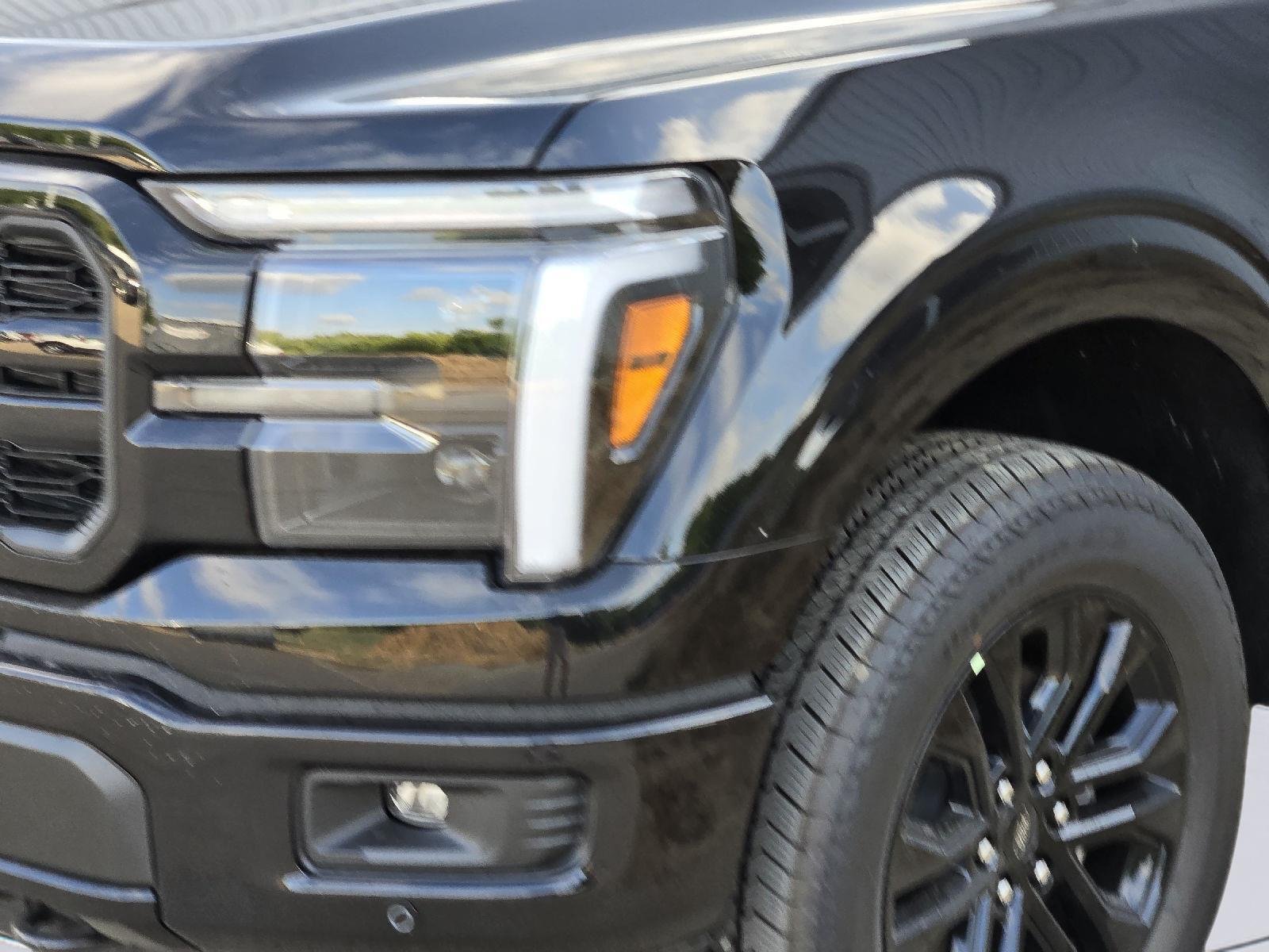 New 2026 Agate Black Metallic FORD Lariat® image 5