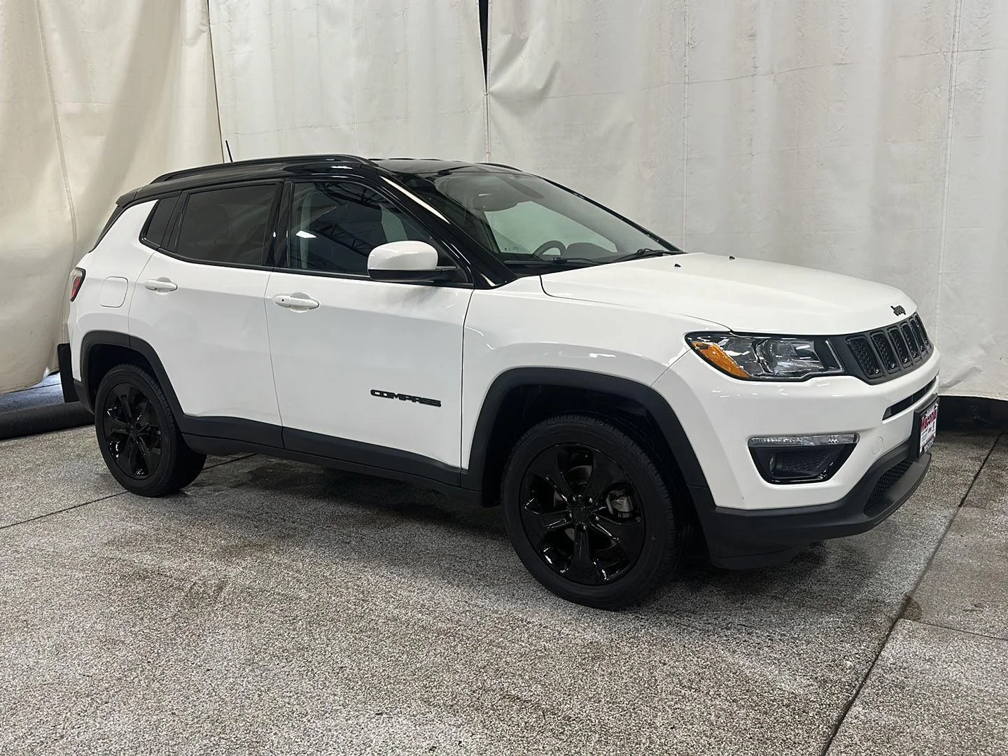 Used 2019 White Clearcoat Jeep Altitude image 4