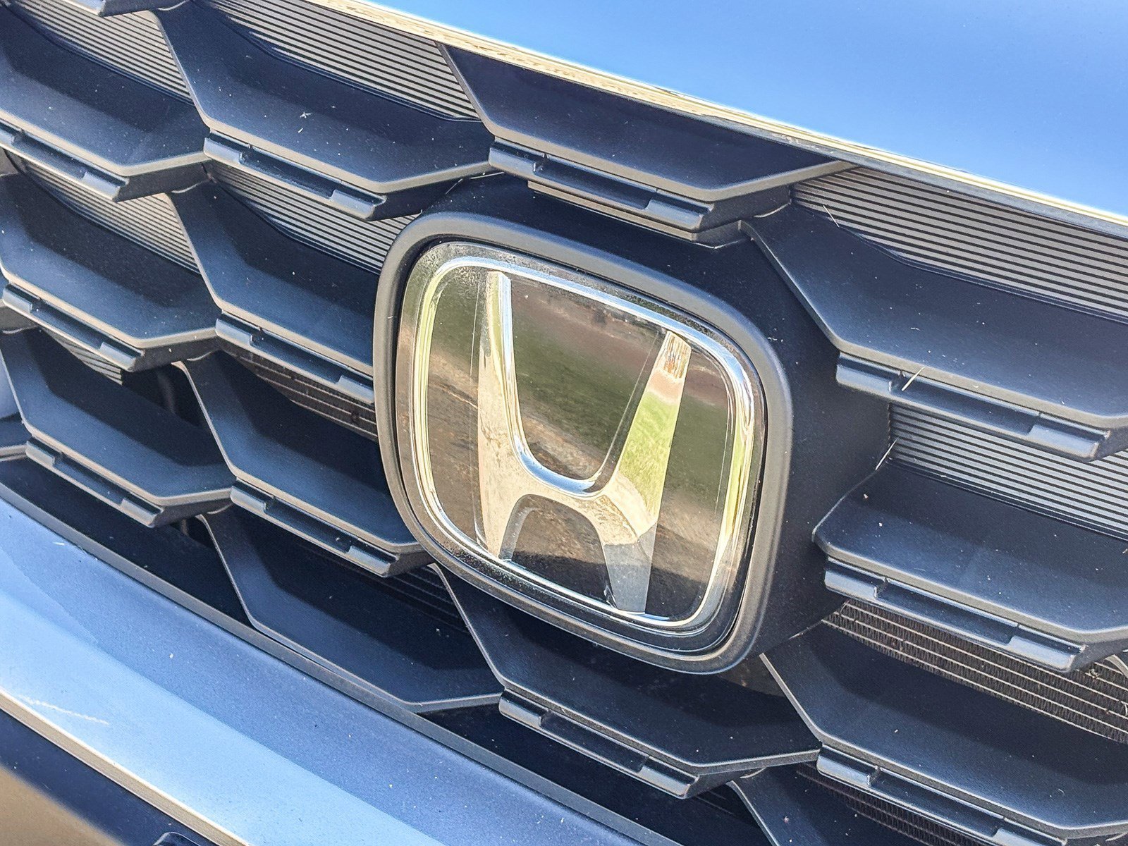Certified Used 2022 Lunar Silver Metallic Honda 2WD EX-L image 9