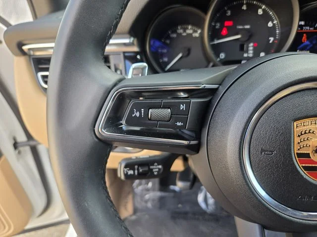 2025 Porsche Macan T - Photo 19