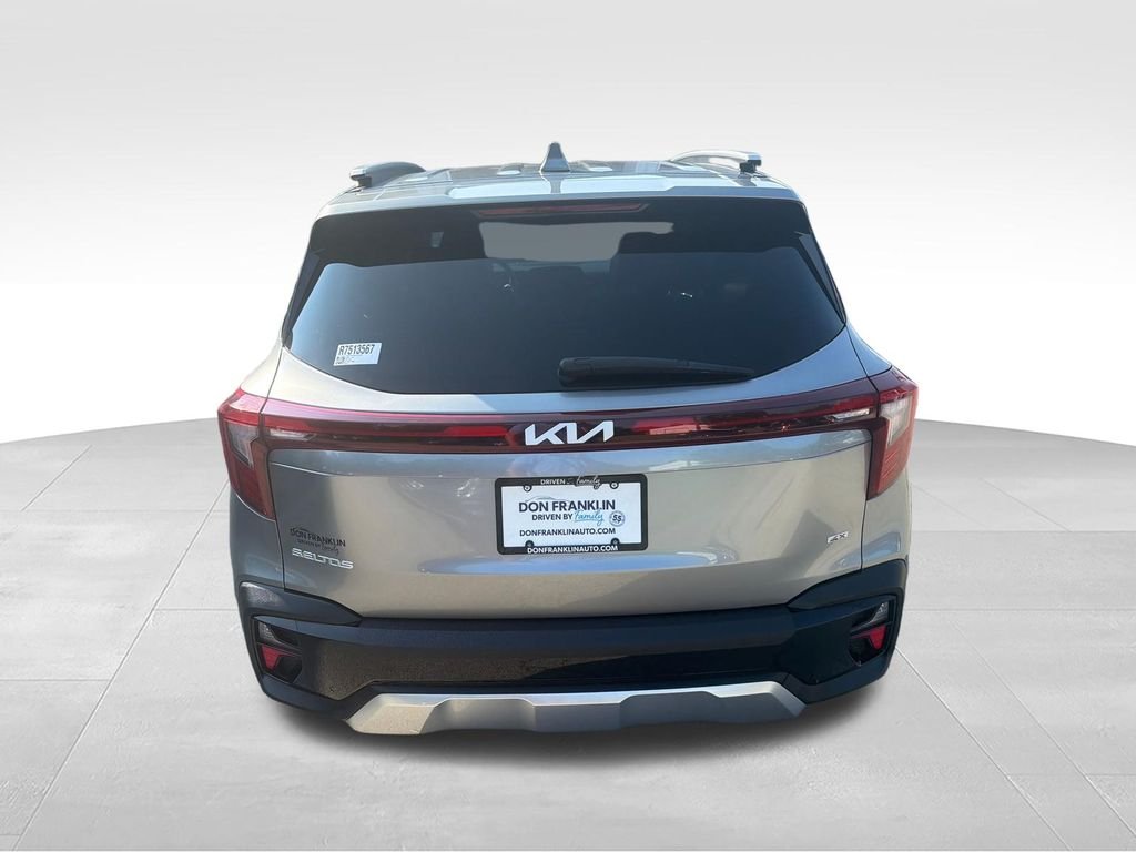 Used 2024 Gray Kia SX image 4