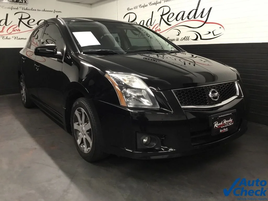 Used 2012 Black Nissan 2.0 SR image 3