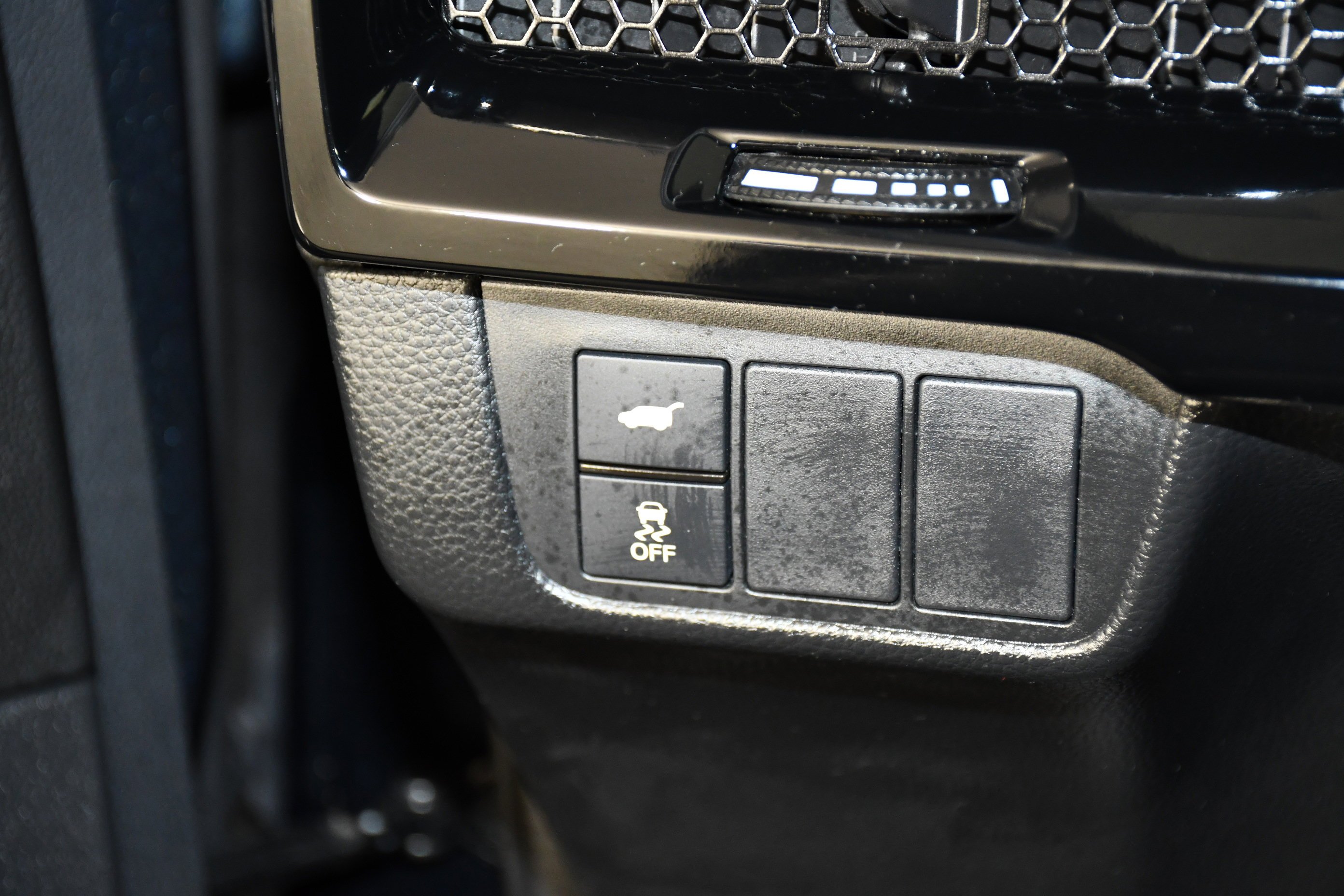 Used 2025 Meteorite Gray Metallic Honda Sport Touring image 37