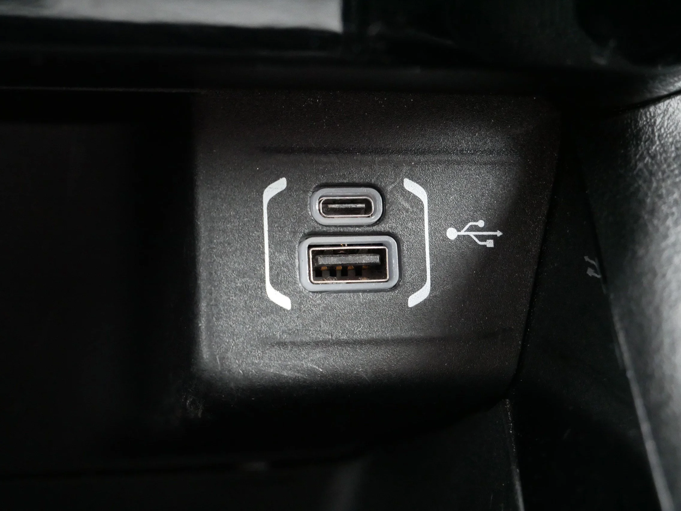 Certified Used 2024 Hydro Blue Pearlcoat Jeep Limited image 32