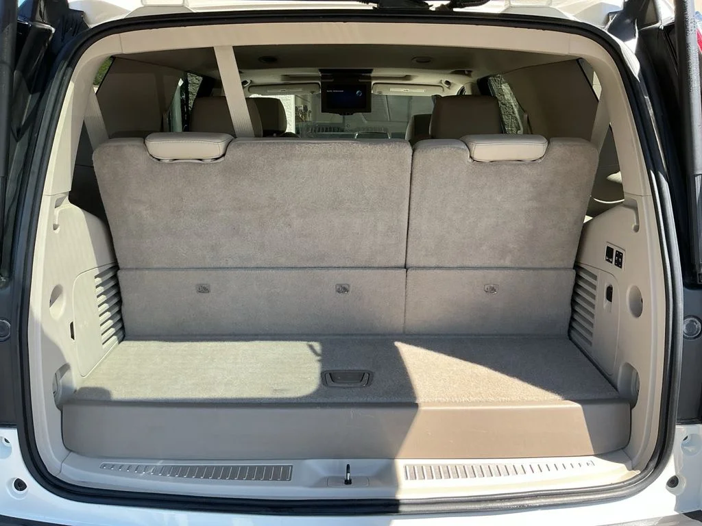 Used 2015 White Cadillac Premium image 17