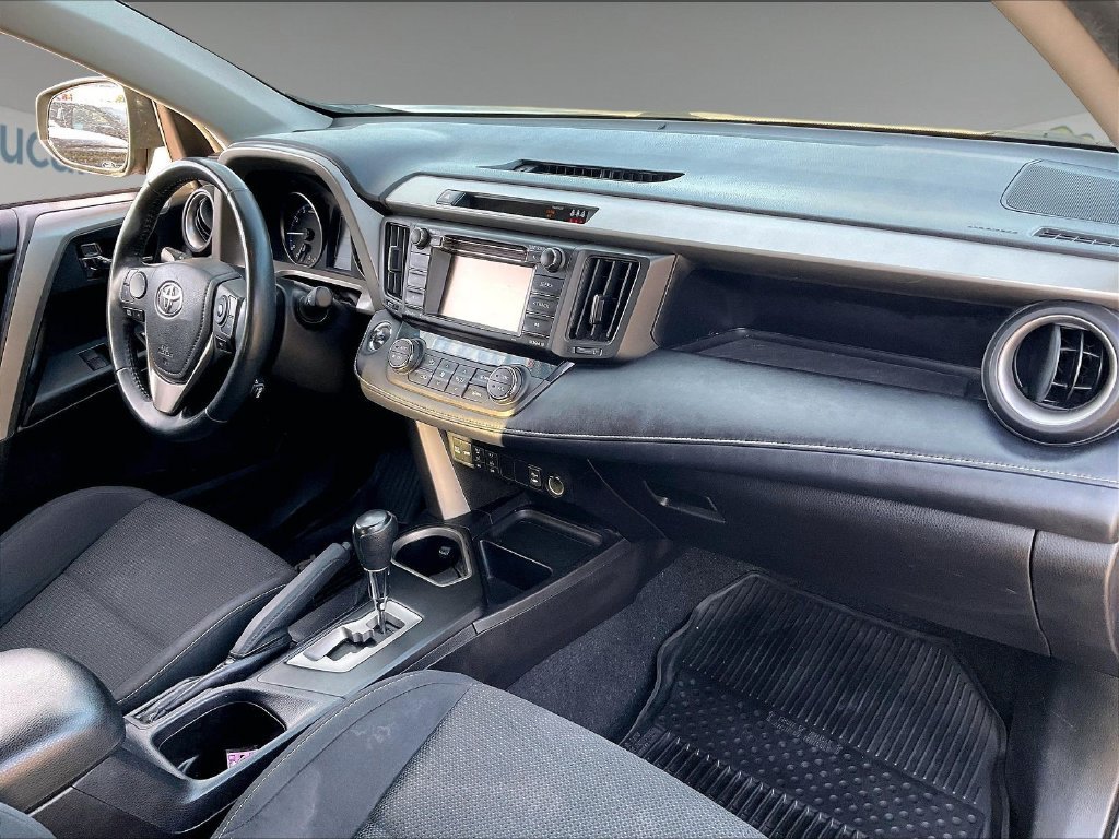 Used 2018 Black Toyota XLE image 13