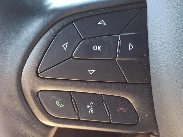 Used 2023 White Dodge SXT image 19