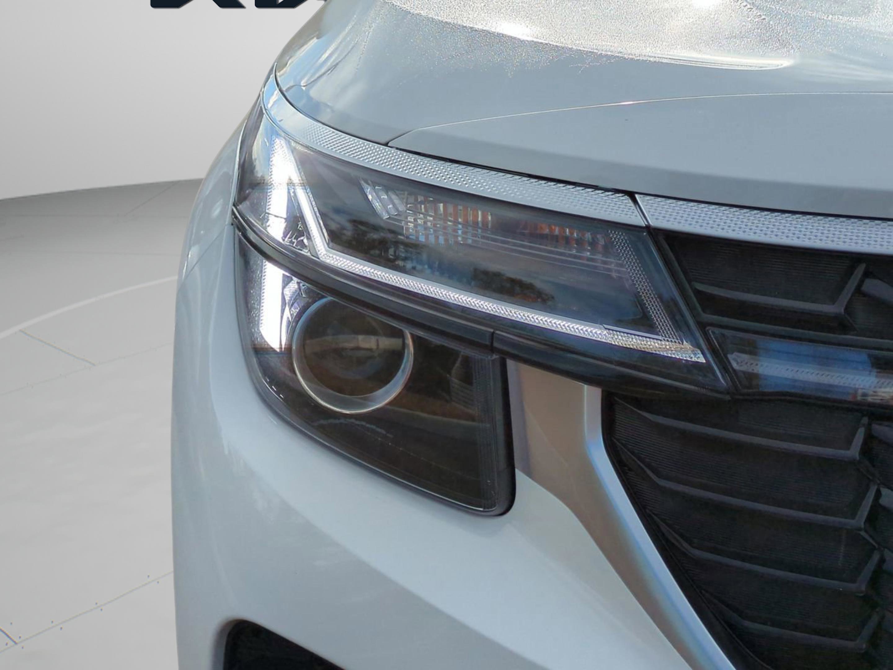 New 2026 Clear White/Black Roof Kia S image 31