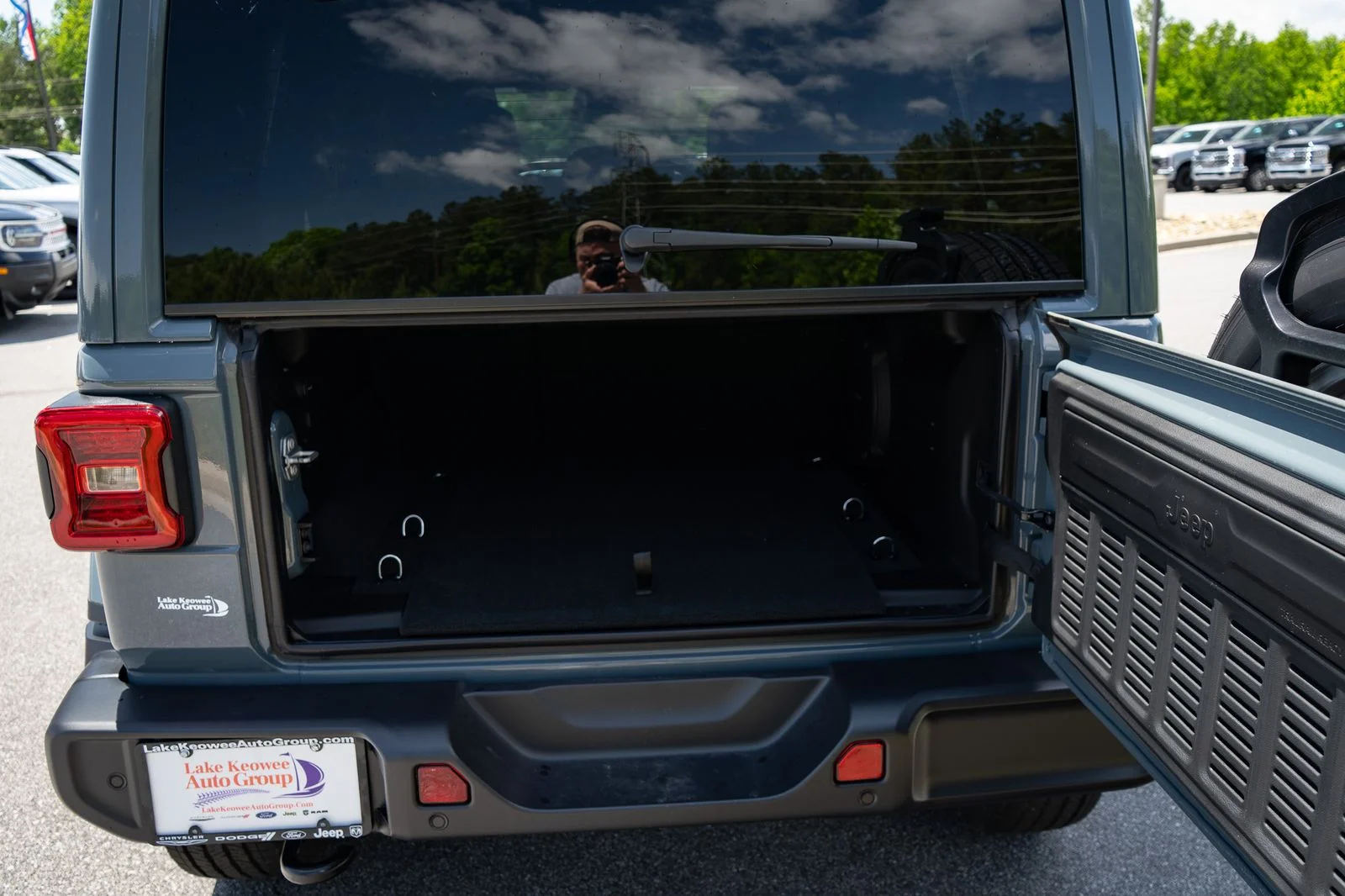 New 2026 Anvil Clear-Coat Exterior Paint Jeep Sahara image 9
