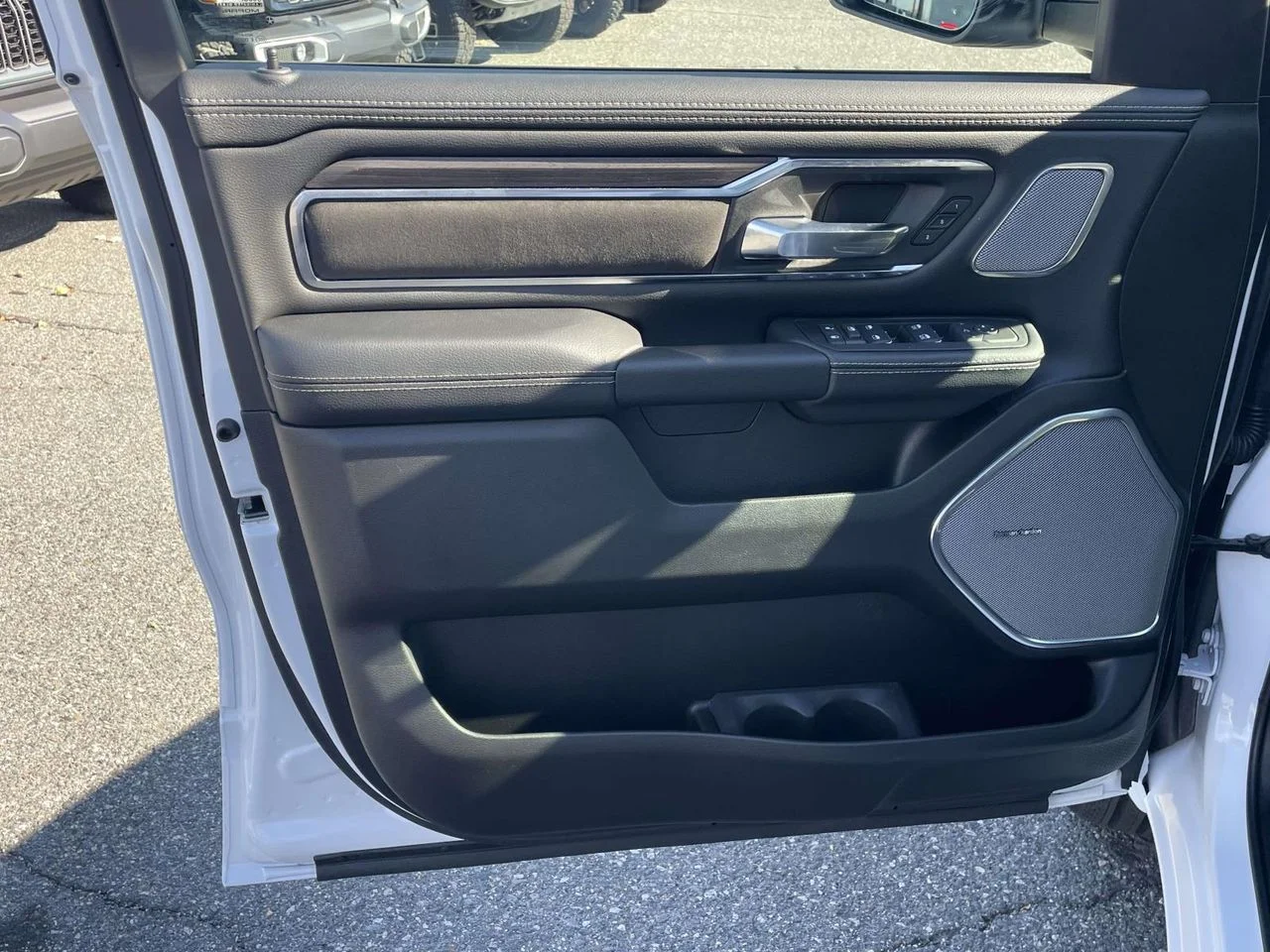 New 2026 Bright White Clear-Coat Exterior Paint RAM Laramie image 23