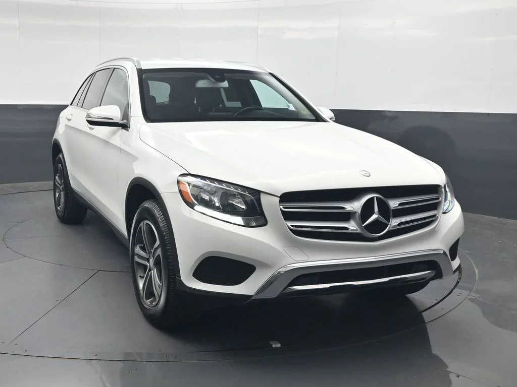 Used 2016  Mercedes-Benz GLC 300 image 2