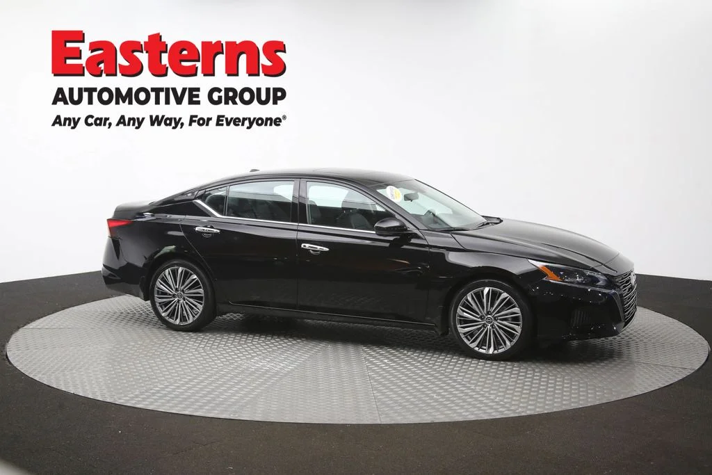 Used 2023 Black Nissan 2.5 SL image 47