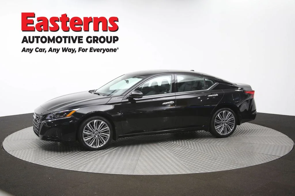Used 2023 Black Nissan 2.5 SL image 58