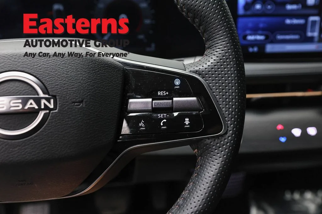 Used 2023 Silver Nissan ENGAGE image 15