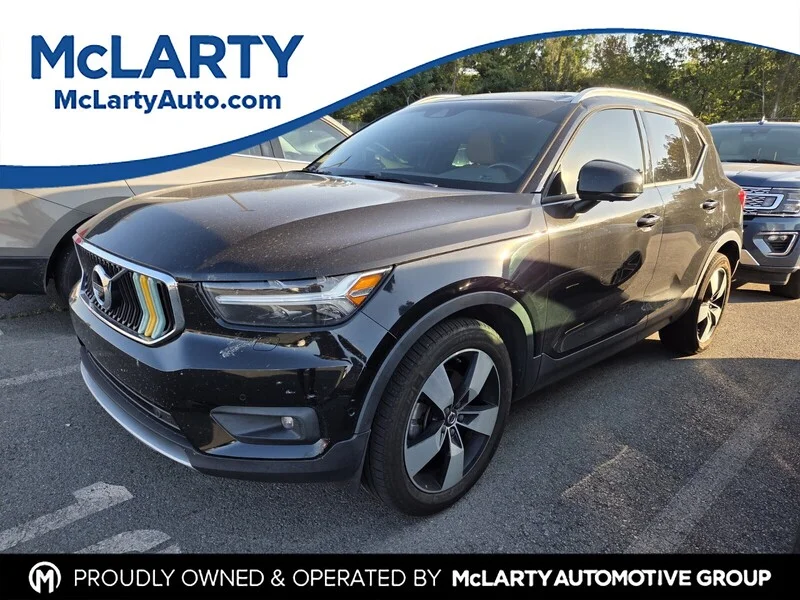 Used 2019 Onyx Black Metallic VOLVO MOMENTUM image 1