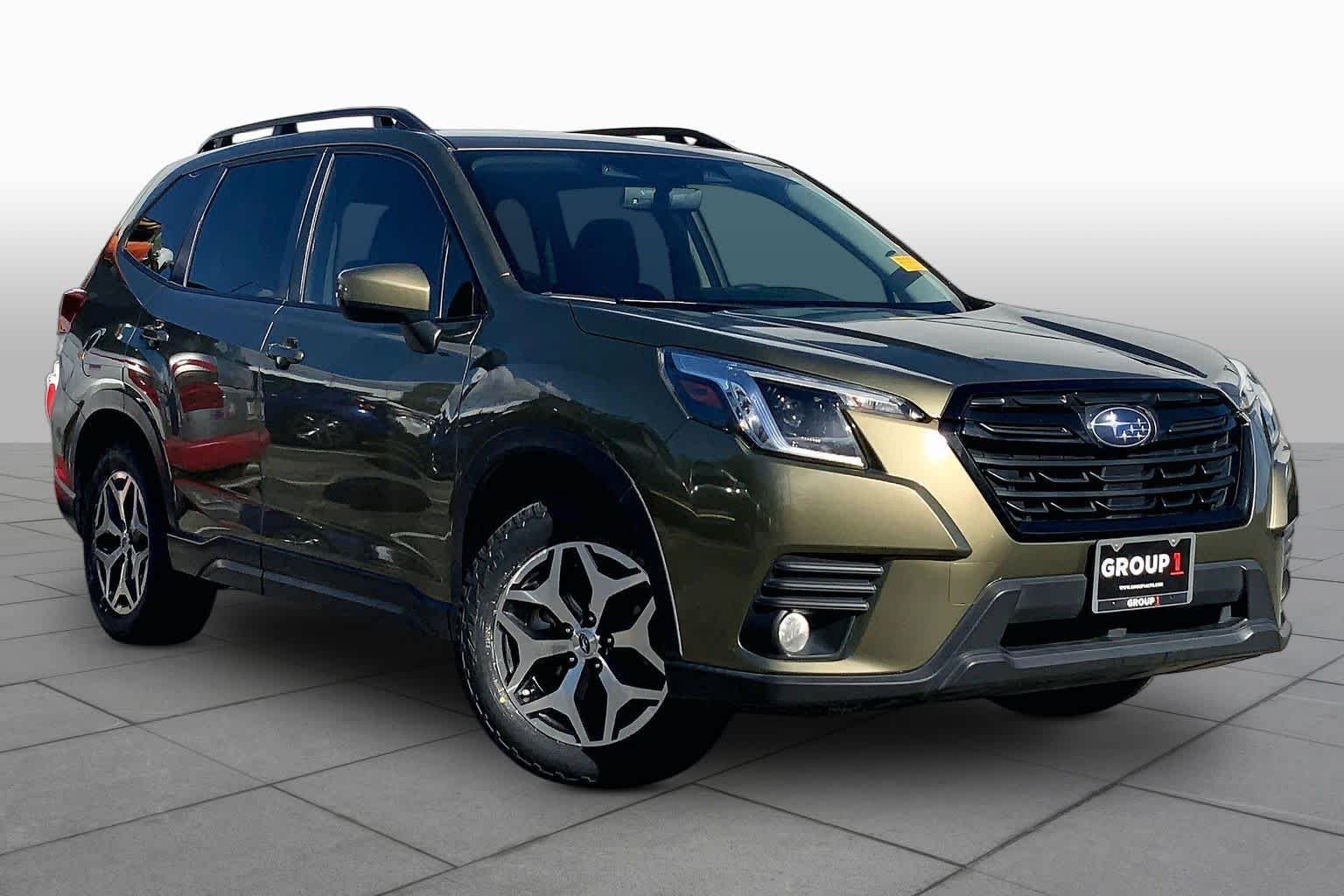 Used 2023 Autumn Green Metallic Subaru Premium image 3