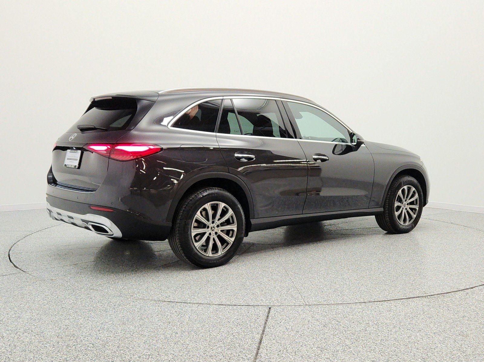 Certified Used 2026 Graphite Grey Metallic Mercedes-Benz GLC 300 SUV image 5
