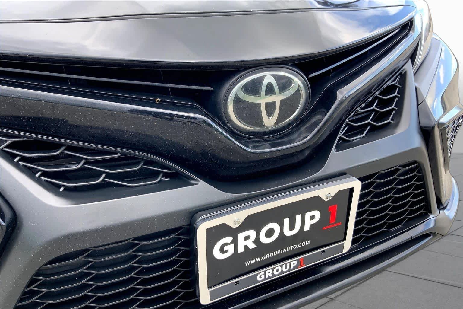 Used 2021 Midnight Black Metallic Toyota SE image 29