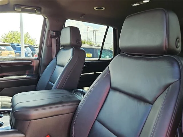 Used 2025 Summit White Chevrolet LT 4x2 image 11