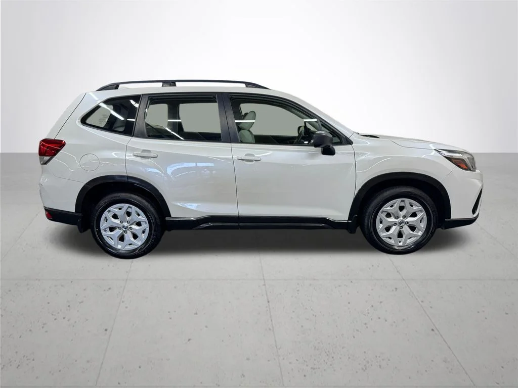 Used 2021 White Subaru Base image 9