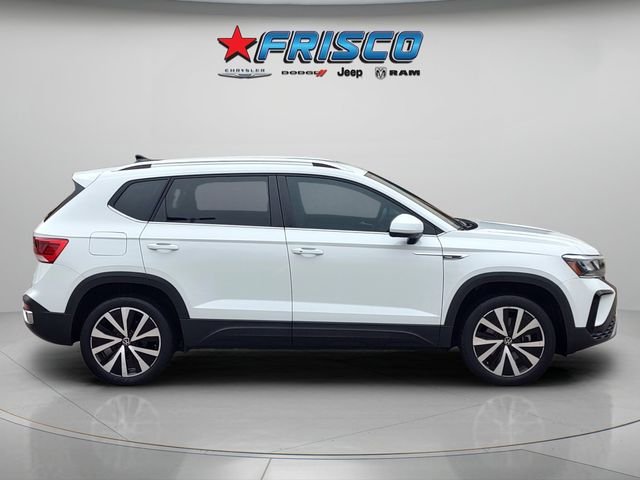 Used 2023 White Volkswagen 1.5T SE image 8
