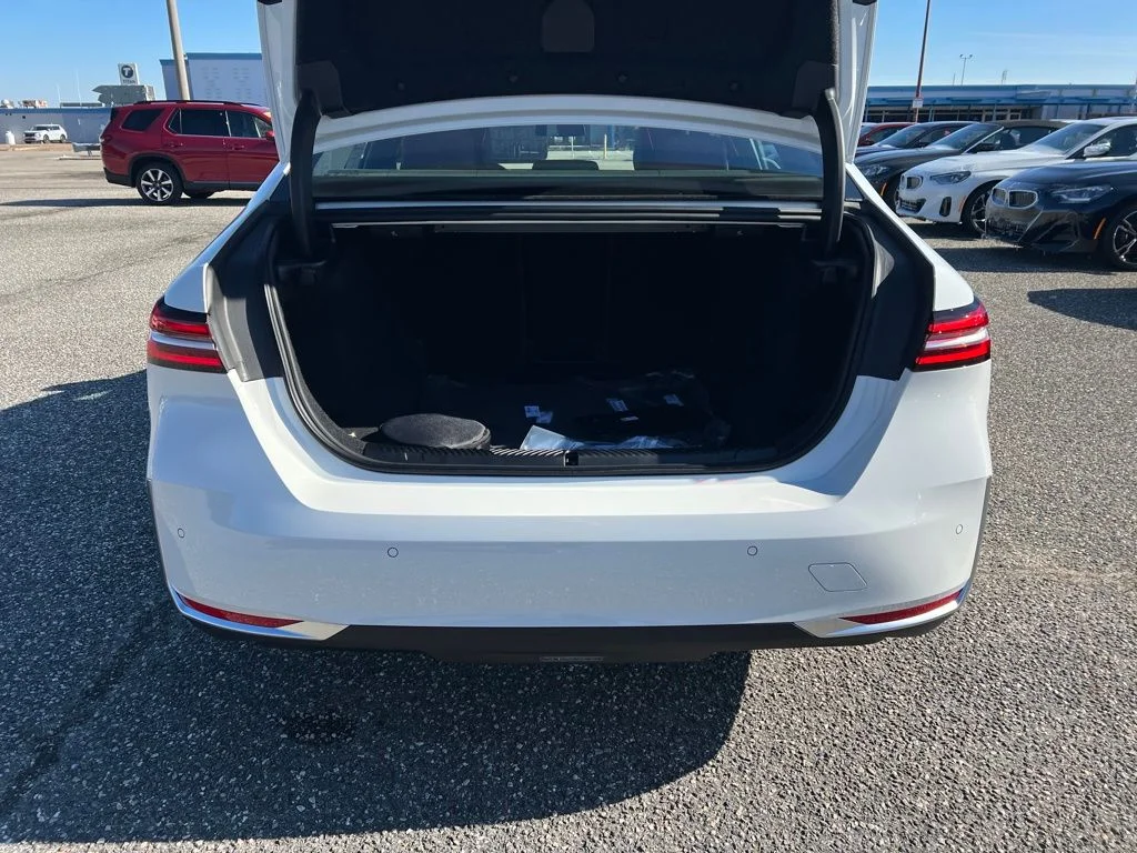 Certified Used 2026 White BMW 530i xDrive image 31