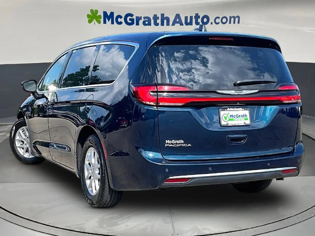 Used 2023 Blue Chrysler Touring L image 5