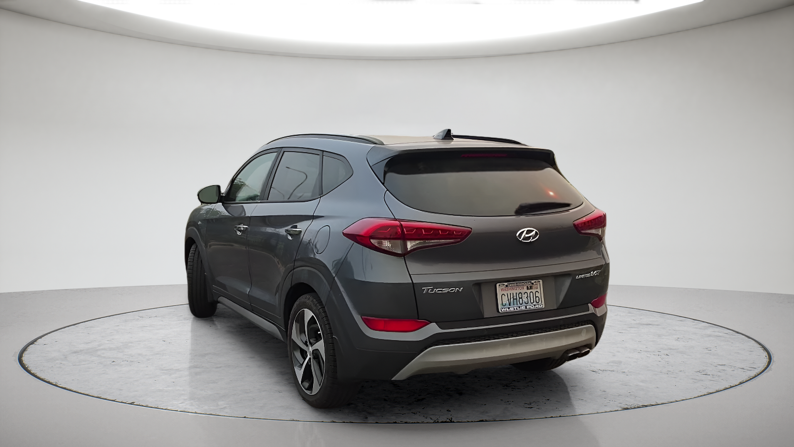 Used 2017 Coliseum Grey Hyundai Limited image 9