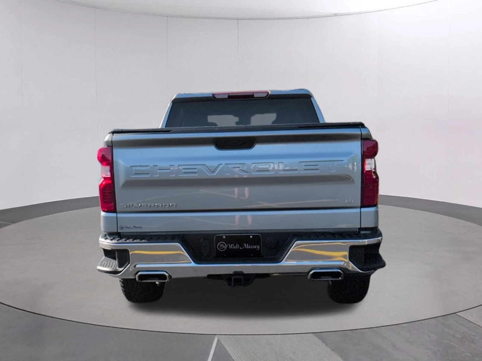 Used 2025 Sterling Gray Metallic Chevrolet LT image 4