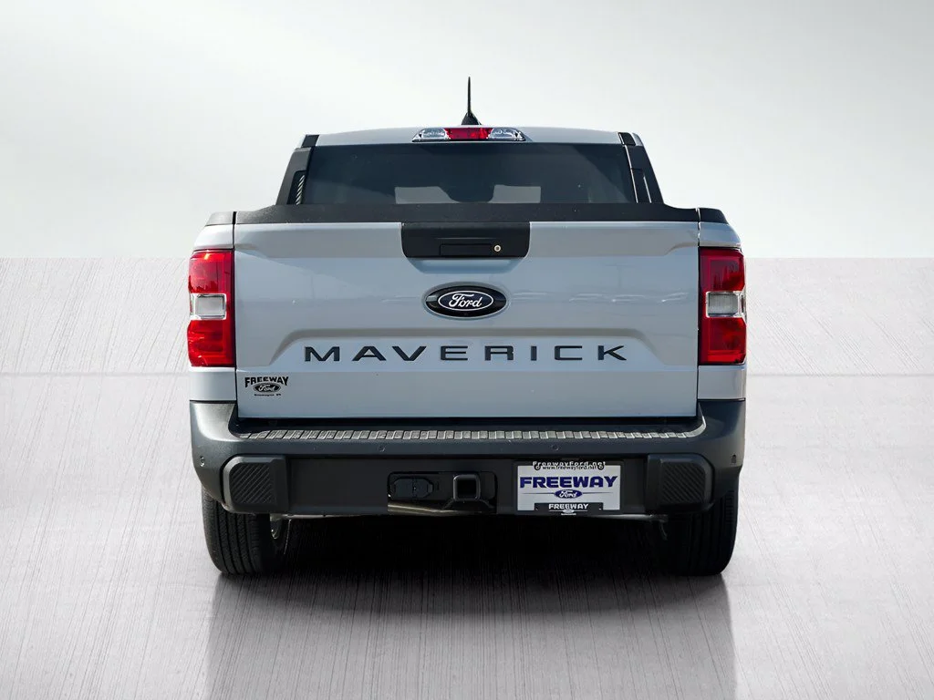 New 2026 Space White Metallic Ford XLT image 4