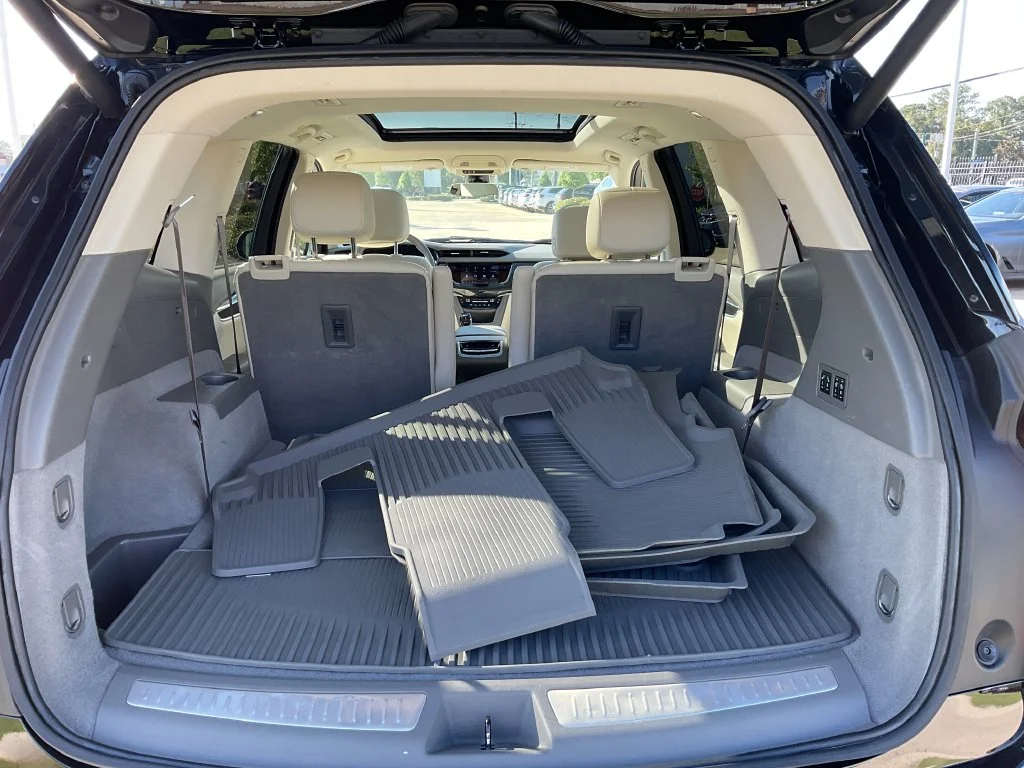 Used 2023 Black Cadillac Premium Luxury image 9