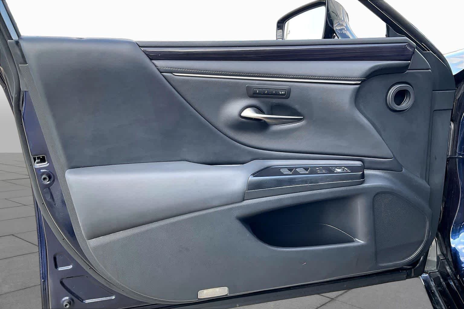 Used 2020 Nightfall Mica Lexus  image 19