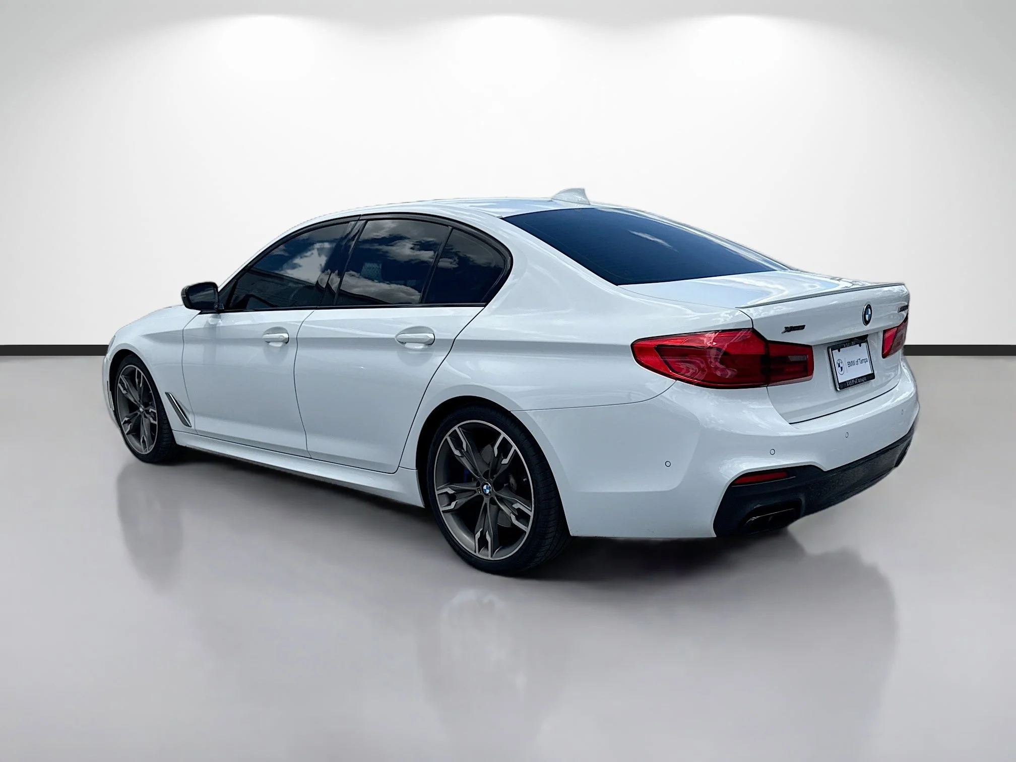 Used 2019 Alpine White BMW M550i xDrive image 5