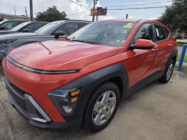 Used 2024 Soultronic Orange Pearl Hyundai SE image 6