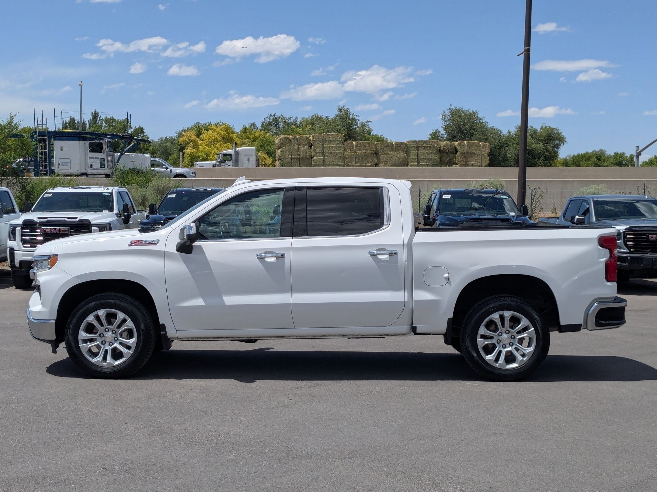 Used 2022 Summit White Chevrolet LTZ image 2
