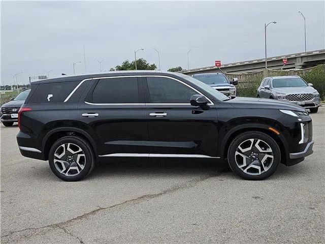 New 2025 Abyss Black Pearl Hyundai SEL Premium image 5
