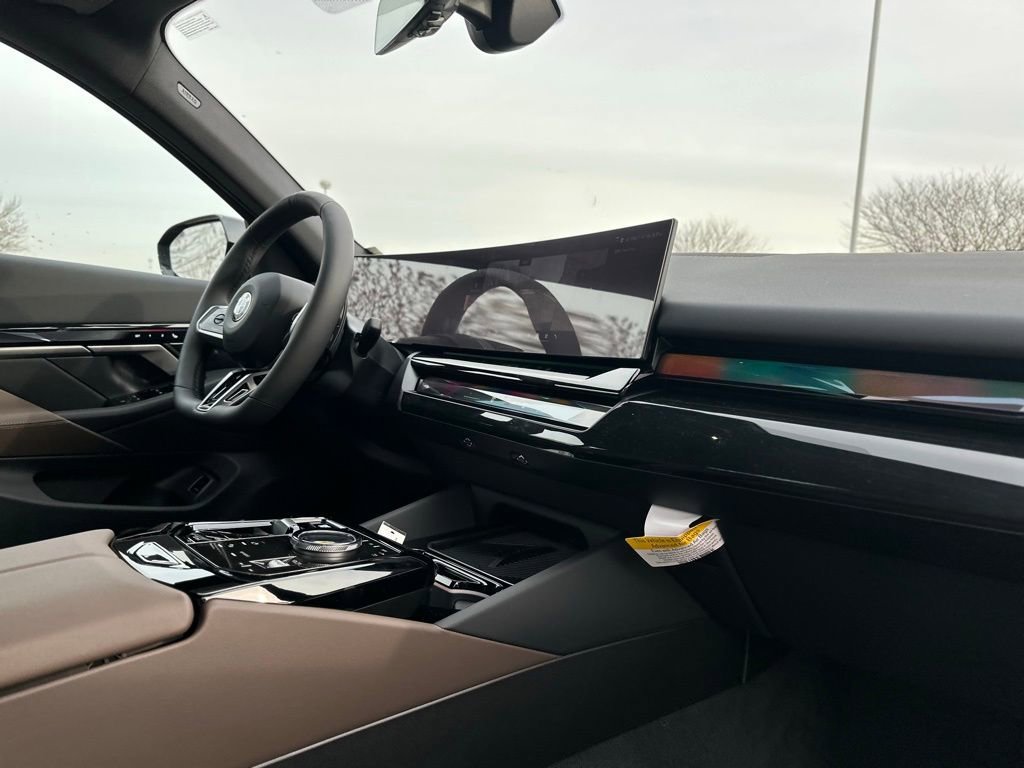New 2026 Black Sapphire Metallic BMW 530i xDrive image 25