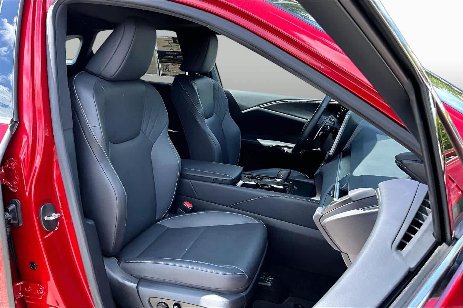 Used 2024 Matador Red Mica Lexus Premium image 9