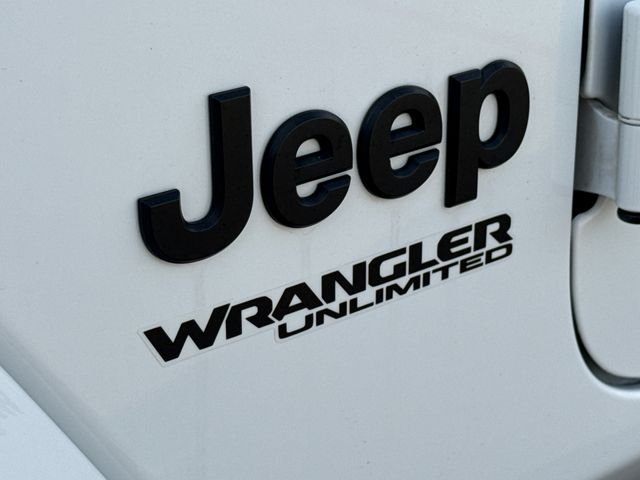 Used 2022 White Jeep Unlimited Sahara Altitude image 6