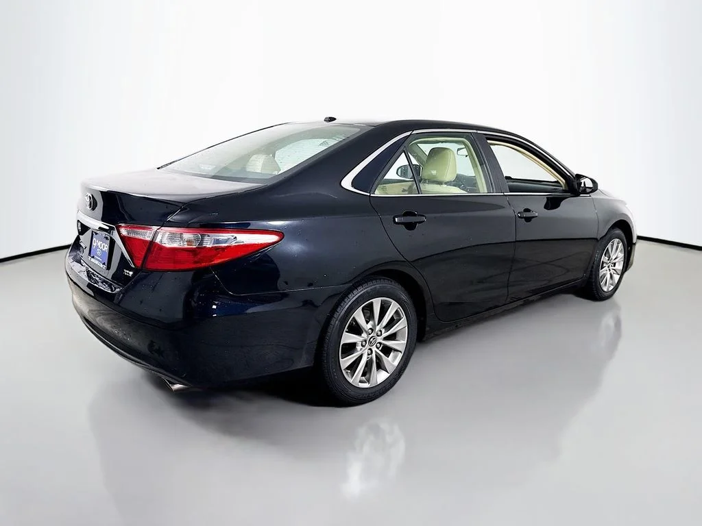 Used 2015 Black Toyota  image 7