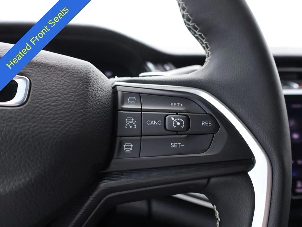 Used 2025 Black Jeep Altitude image 28