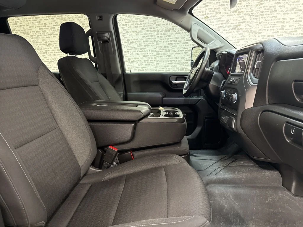 Used 2024 White Chevrolet Custom image 12