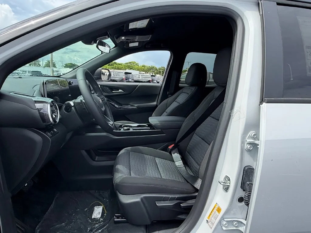 2027 Chevrolet Equinox LT - Photo 9