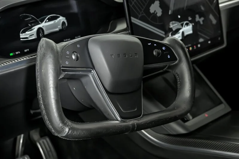 Used 2021 Pearl White Multi-Coat Tesla Plaid image 18