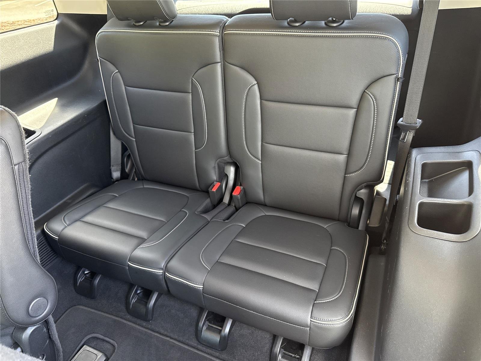 Used 2023 White Frost Tricoat GMC Denali image 25